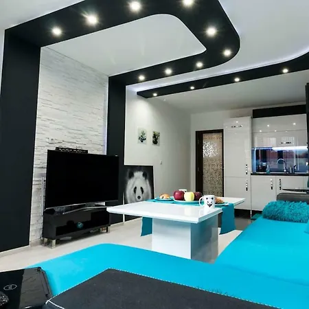 The Panda Apartment Warna